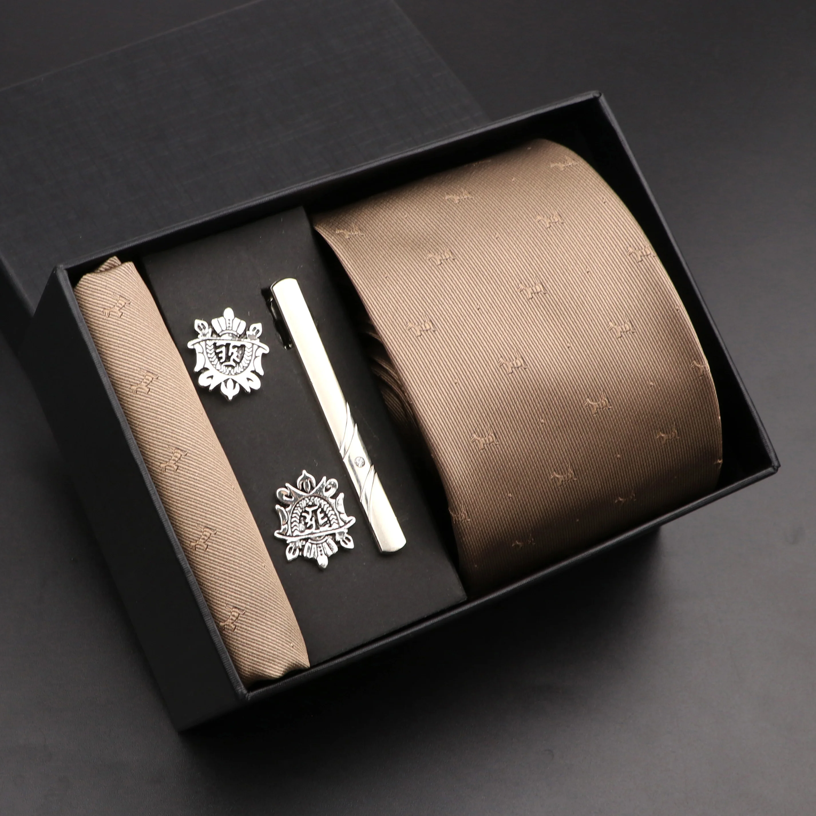 

2023 Fashion 7cm Tie Handkerchief Brooch Set For Men Flower Necktie Holiday Gift Box Suit Accessories Slim Wedding Gravatas Gift