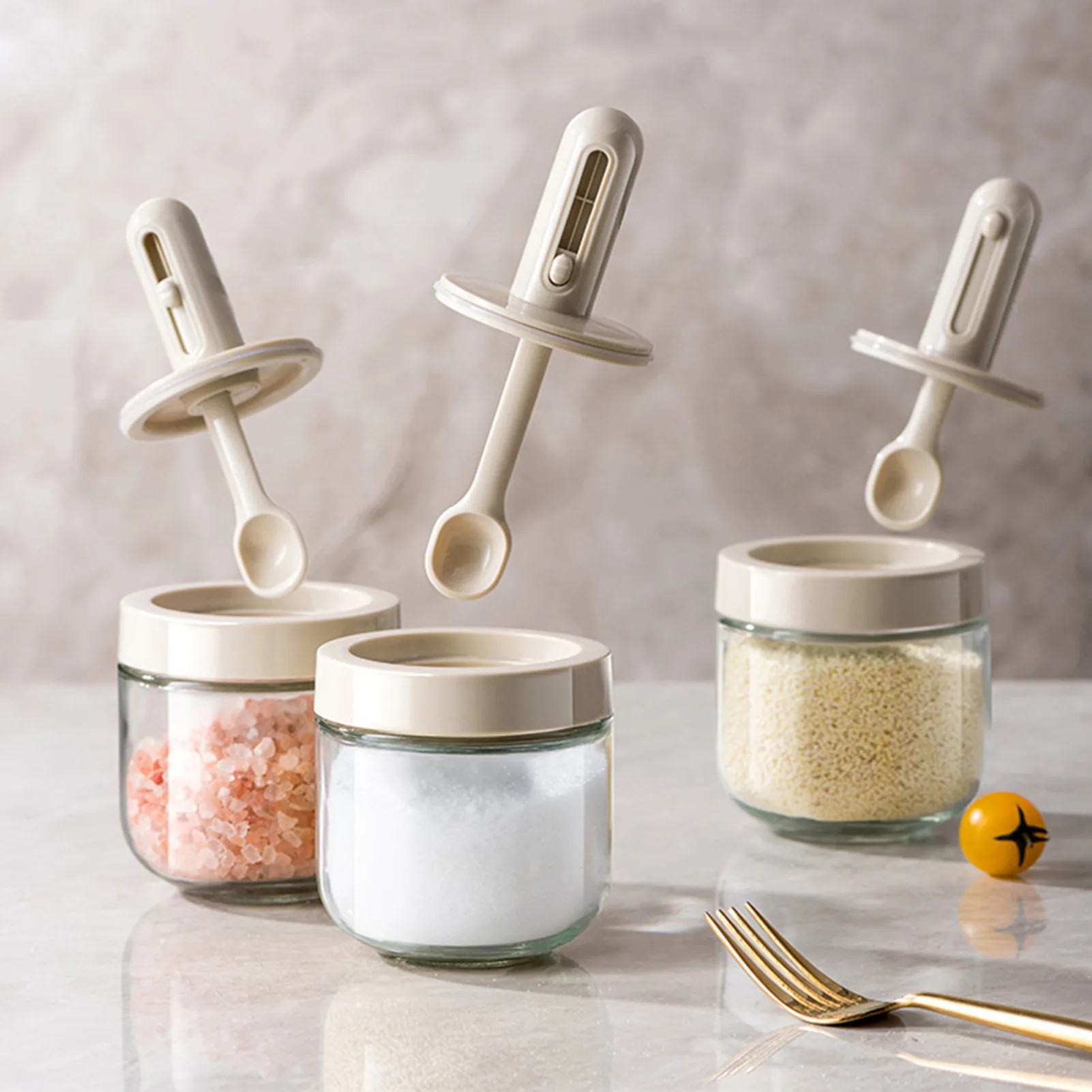 

Protable Seasoning Box Condiment Canister Kitchen Glass Seasoning Bottle Salt Spice Container with Lid Spoon Sugar Bowl