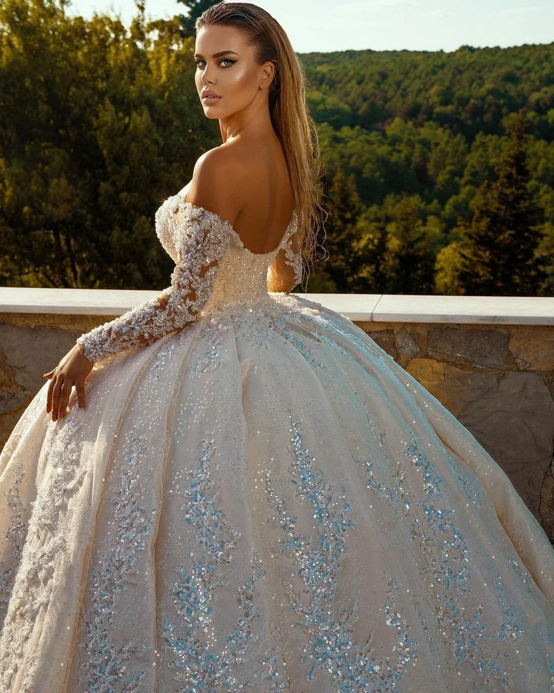 Customized V-Neck Lace Wedding Dresses Off The Shoulder Long Sleeve Shiny Beaded Sequins Princess Ball Gown Vestidos De Novia 2