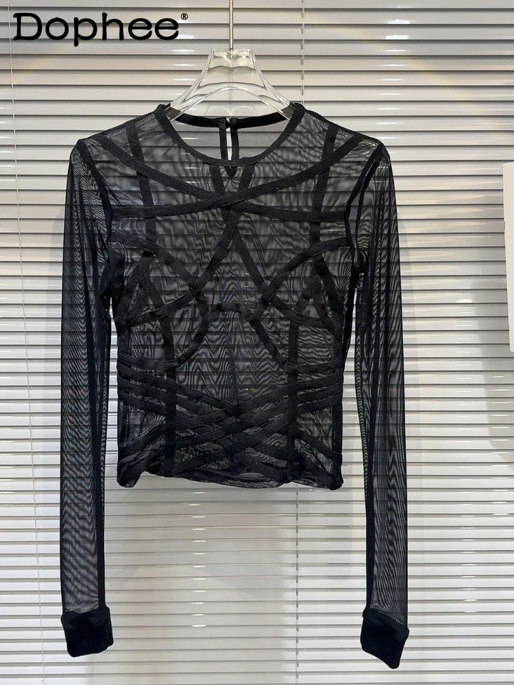 

Лидер продаж, стильная сетчатая футболка в полоску для девушек, сезон весна-осень 2023, привлекательный прозрачный короткий топ с круглым вырезом и длинным рукавом