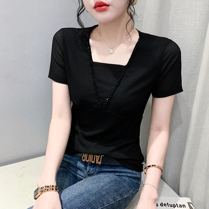 Женская Кружевная футболка, черная Блестящая футболка с V-образным вырезом и коротким рукавом, модель 2024 в Корейском стиле на лето, 44412