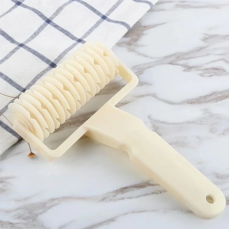 Pastry Lattice Roller Cutter – Essential Baking Tool
