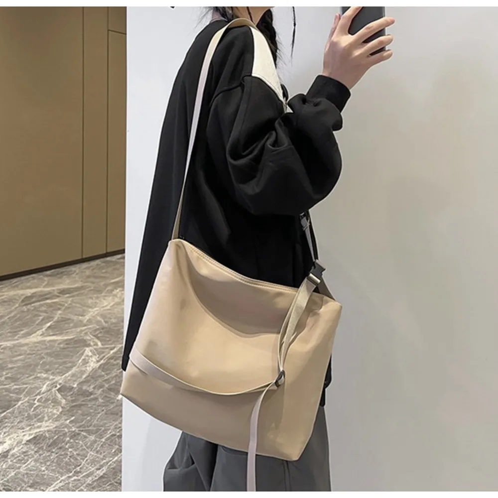 Minimalist work style universal single adjustable shoulder strap, crossbody bag, canvas bag_voghion.com