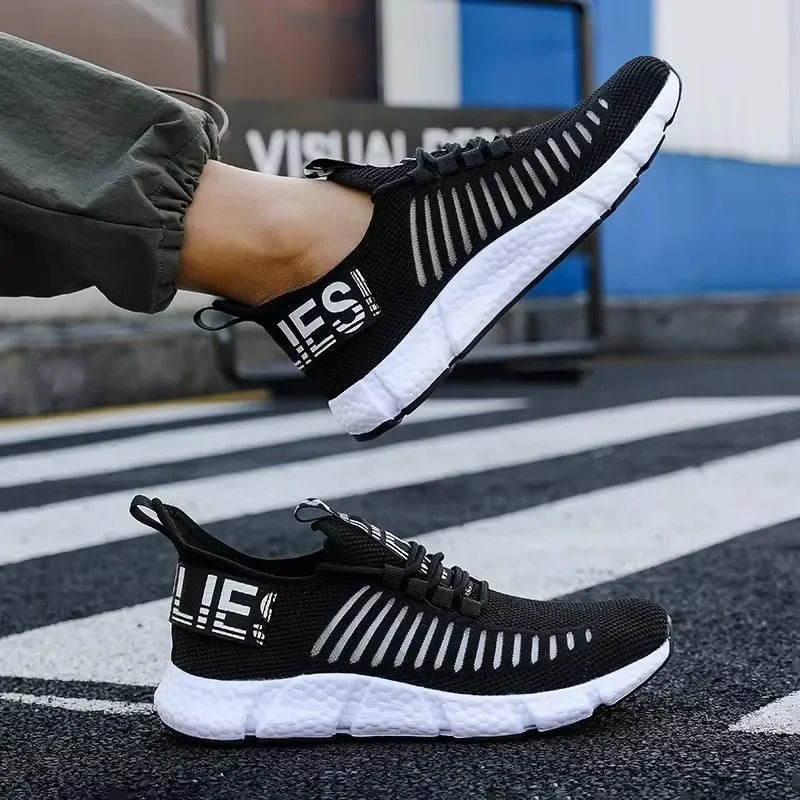 Men's Comfortable Shock-absorbing Design Running Shoes Lightweight Eye-catching Breathable Trendy Grid Anti Slip Casual Shoes 2