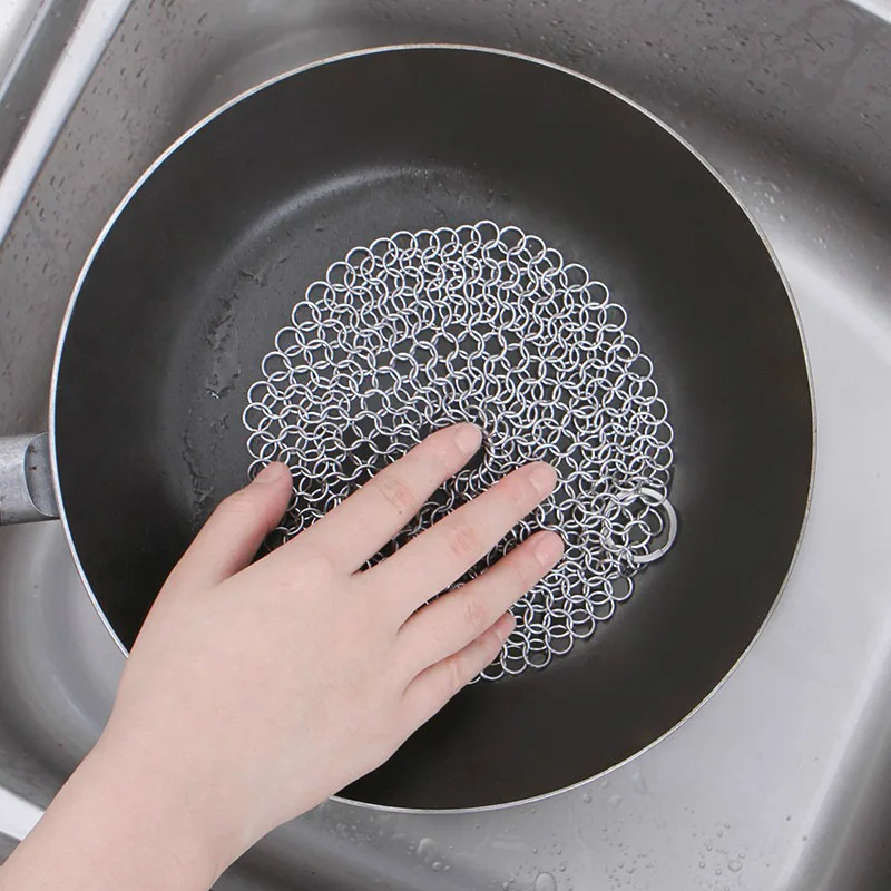 Premium Cast Iron Skillet Cleaner Stainless Steel Chainmail Scrubber Large  Circular Wire Metal Pot Cleaner, Made of Rust Proof Chain Mail 