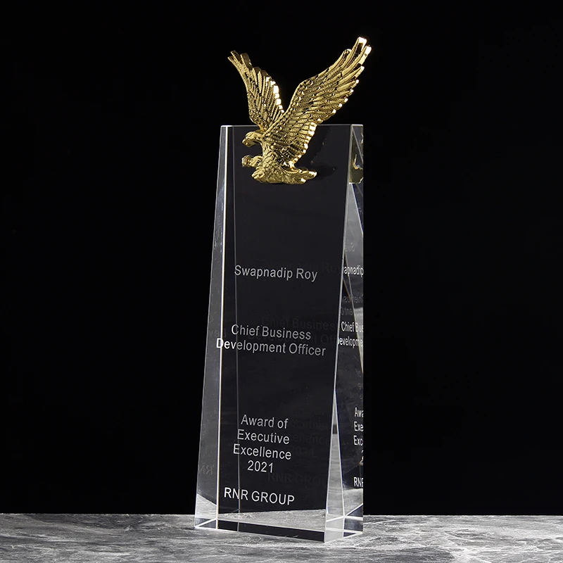 

Customized DIY Eagle Model Crystal Trophy Statue Glass Craft Ornament Personalized Engraving Award Cup Souvenir Gifts