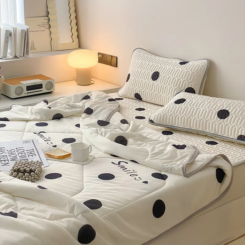 

Summer Latex Cooler Thin Quilt Set Skin-friendly Comforter Bed Sheet with Pillowcases Bedding Set Luxury Cool Bed Cover Blankets