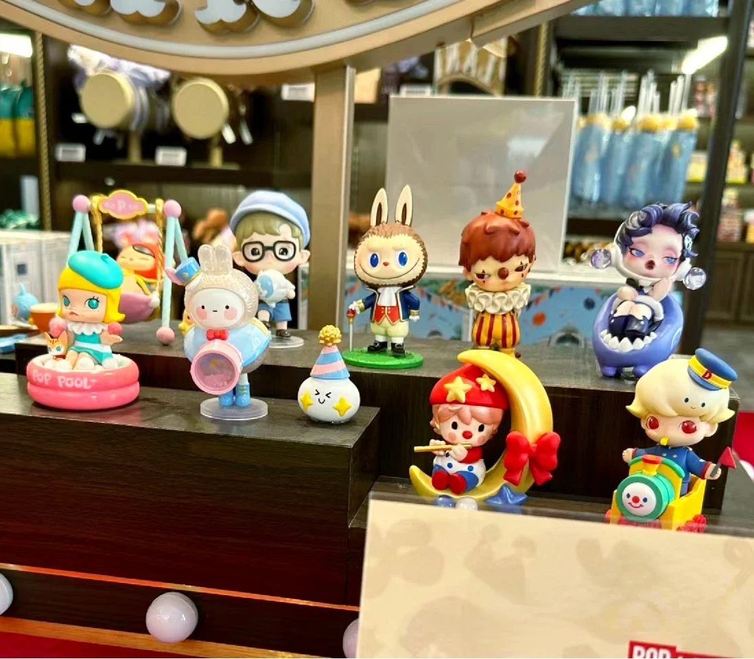 Hirono Gathering At The Pop Land Amusement Park Exclusive Figure 