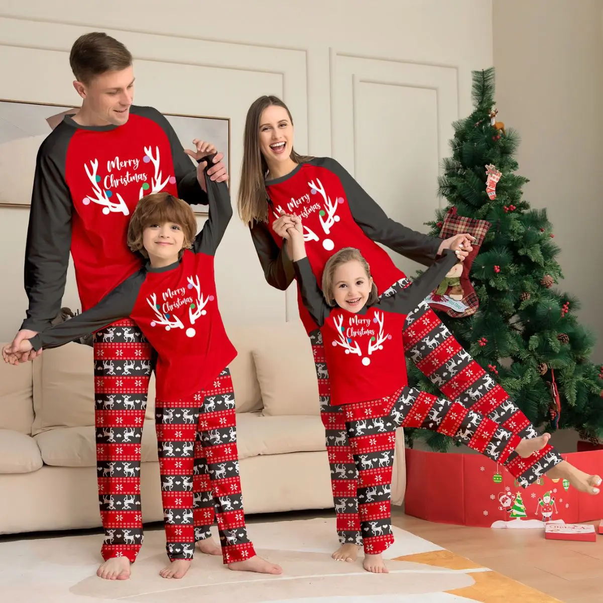 thumbnail image 1 of Conjuntos familiares a juego para Navidad, pijamas para adultos, niños, mamá y papá, mamelucos para bebés, ropa de dormir informal, pijamas de aspecto familiar de Navidad para Claus, 1 of 5