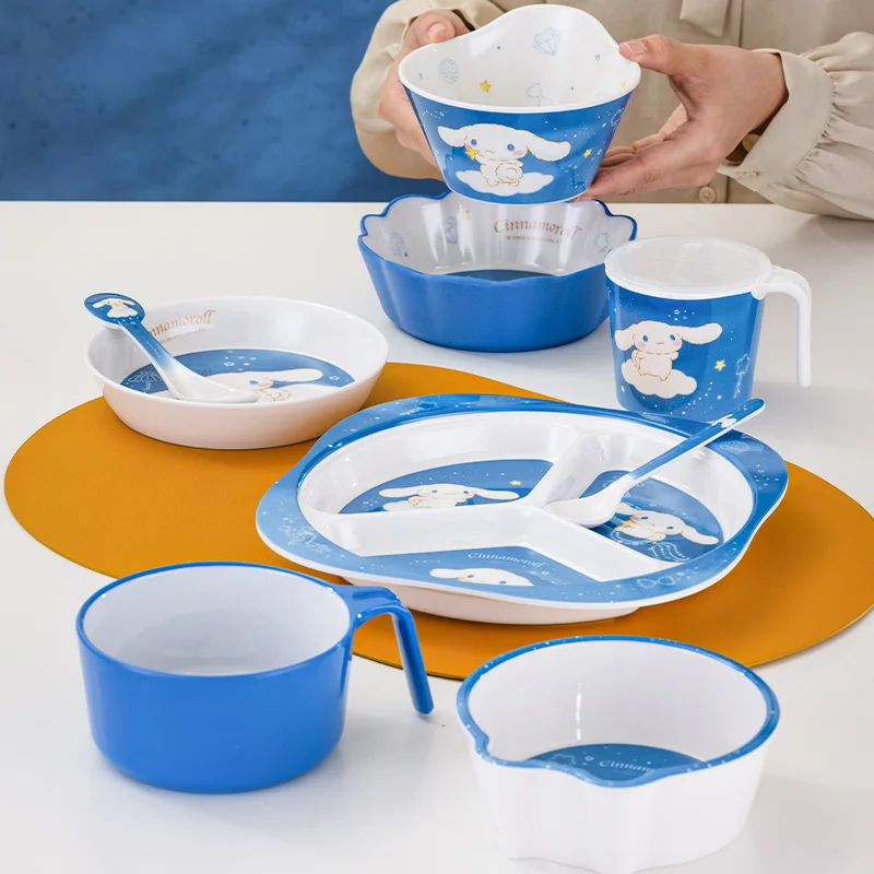 

Jade Guigou children's tableware