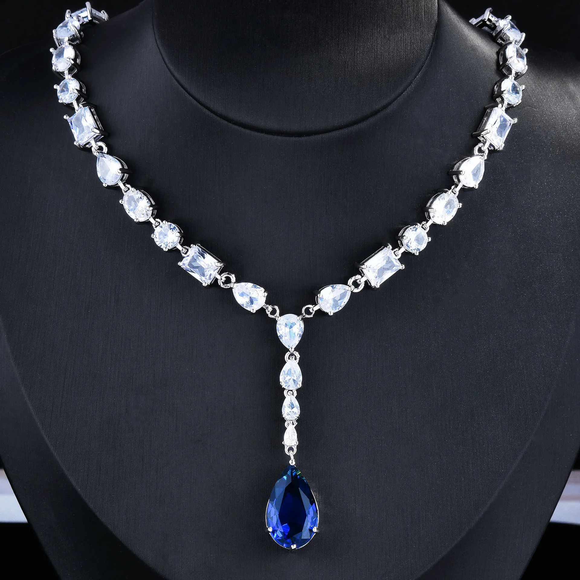 Rhinestone Sapphire Necklace Designer Azure Galaxy Water Drop Brilliant High Carbon Diamond Luxury Party Wedding Necklace
