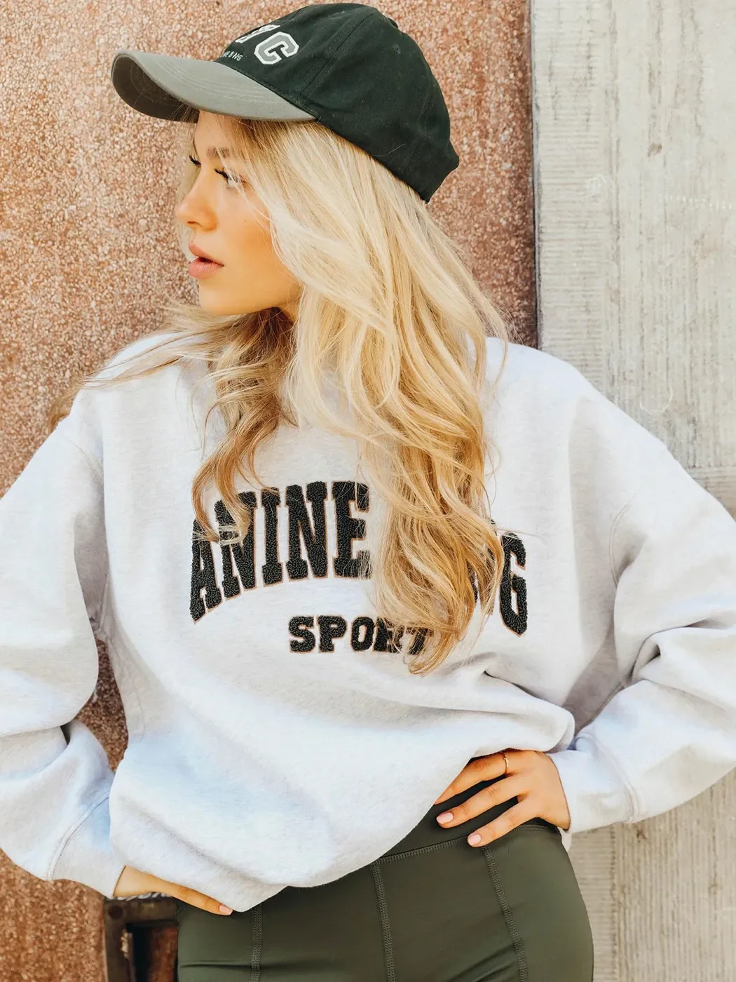 

Letter Embroidery Sweatshirt for Women O-Neck Long Sleeve Casual Fashion Autumn Winter Cotton Pullover