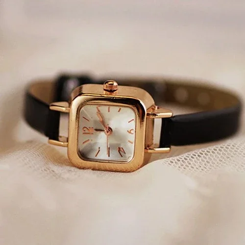 

New Women Minimalist Mechanical Fashion Trend Quartz Watch Suitable for Girl