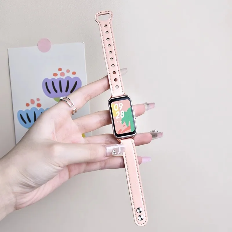 Fashion Leather Strap for Smart Watches - Elegant Watch Band Loop for Women & Men Bracelet