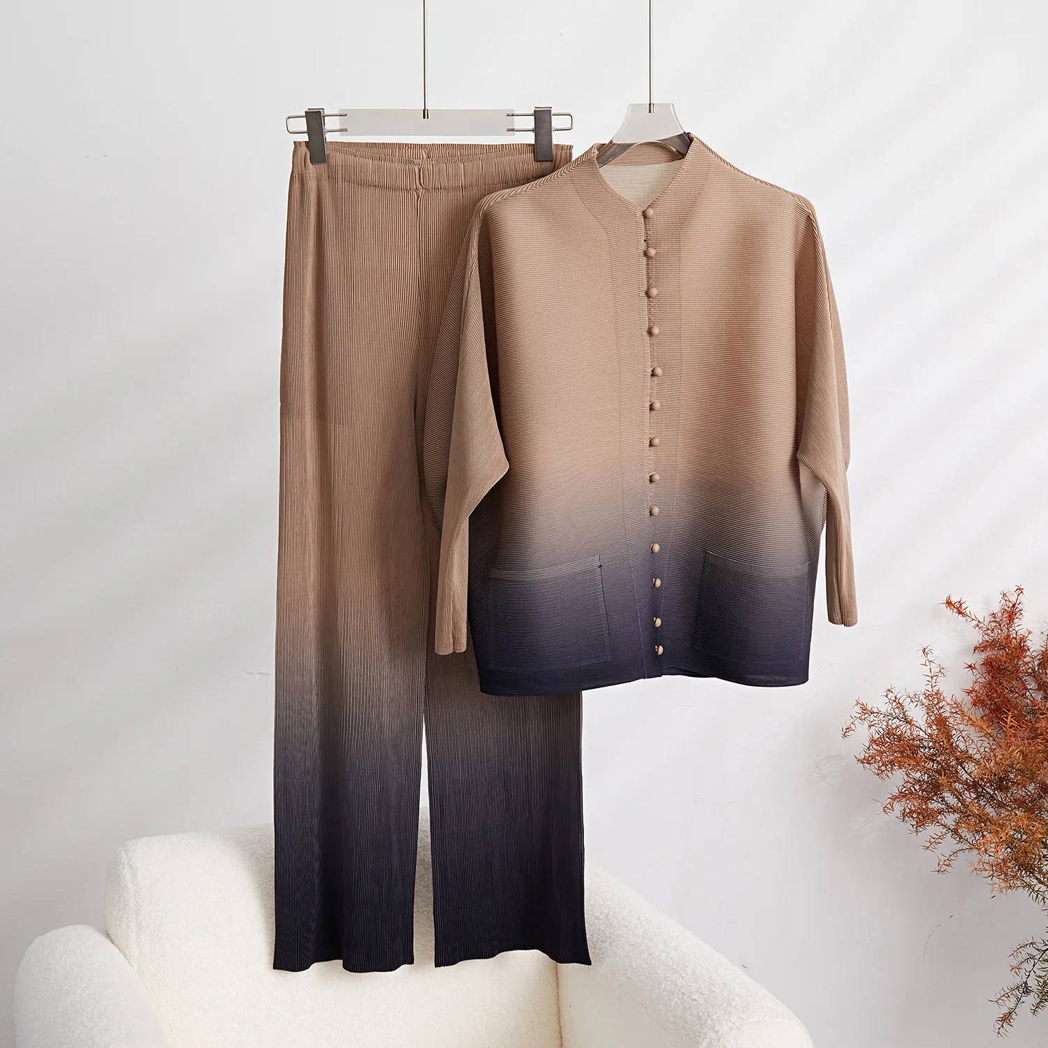 

Women's Two-piece Pleated Gradient Printed Single Breasted Elegant Loose Sleeve Oversized Top+straight Leg Wide Leg Pants Set