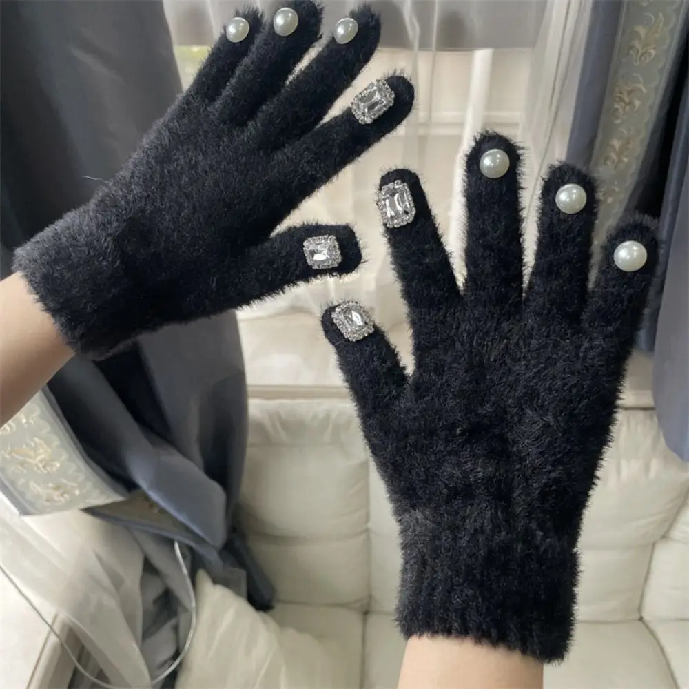 

Exquisite Girl Rhinestone Pearl Nail Decoration Plush Gloves Winter Warm Knitted Woolen Gloves Outdoor Windproof Mittens