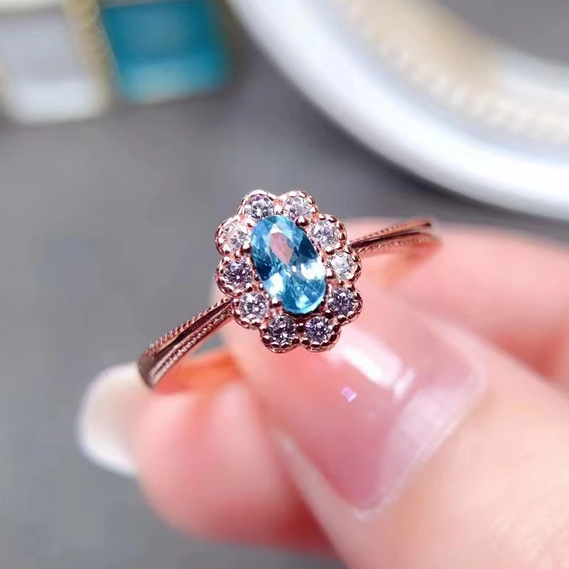 

Кольцо из серебра 925 пробы с натуральным топазом карат, 3 мм * 5 мм