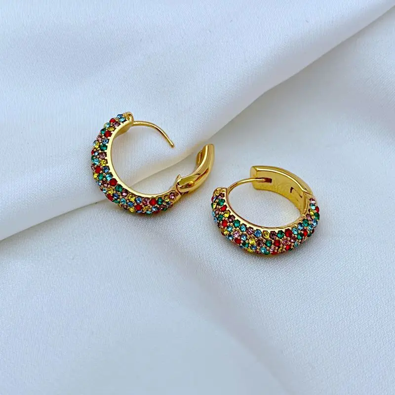 

Fashionable and Trendy Niche Design with Commuter Colored Gemstone Inlaid Metal Circular Earrings