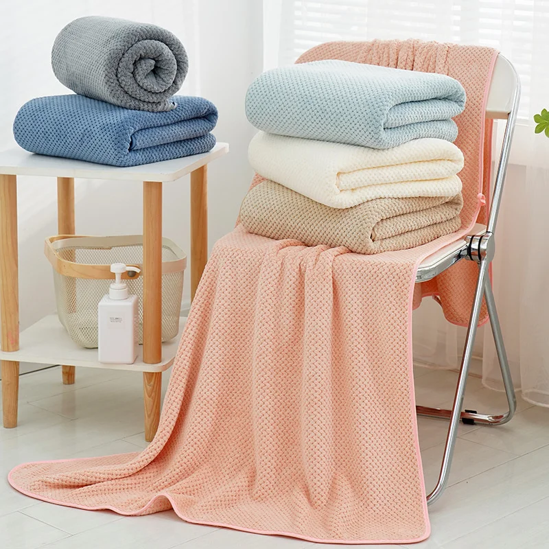 Pineapple grid towel, high-density and thickened coral velvet beach towel, soft and absorbent, not shedding fur color bath towel 2