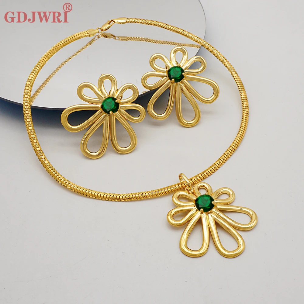 

Dubai Gold Color Plated Jewelry Set For Women Flower Rhinestone Necklace Pendant Hanging Dangle Earring For Wedding Party Gift