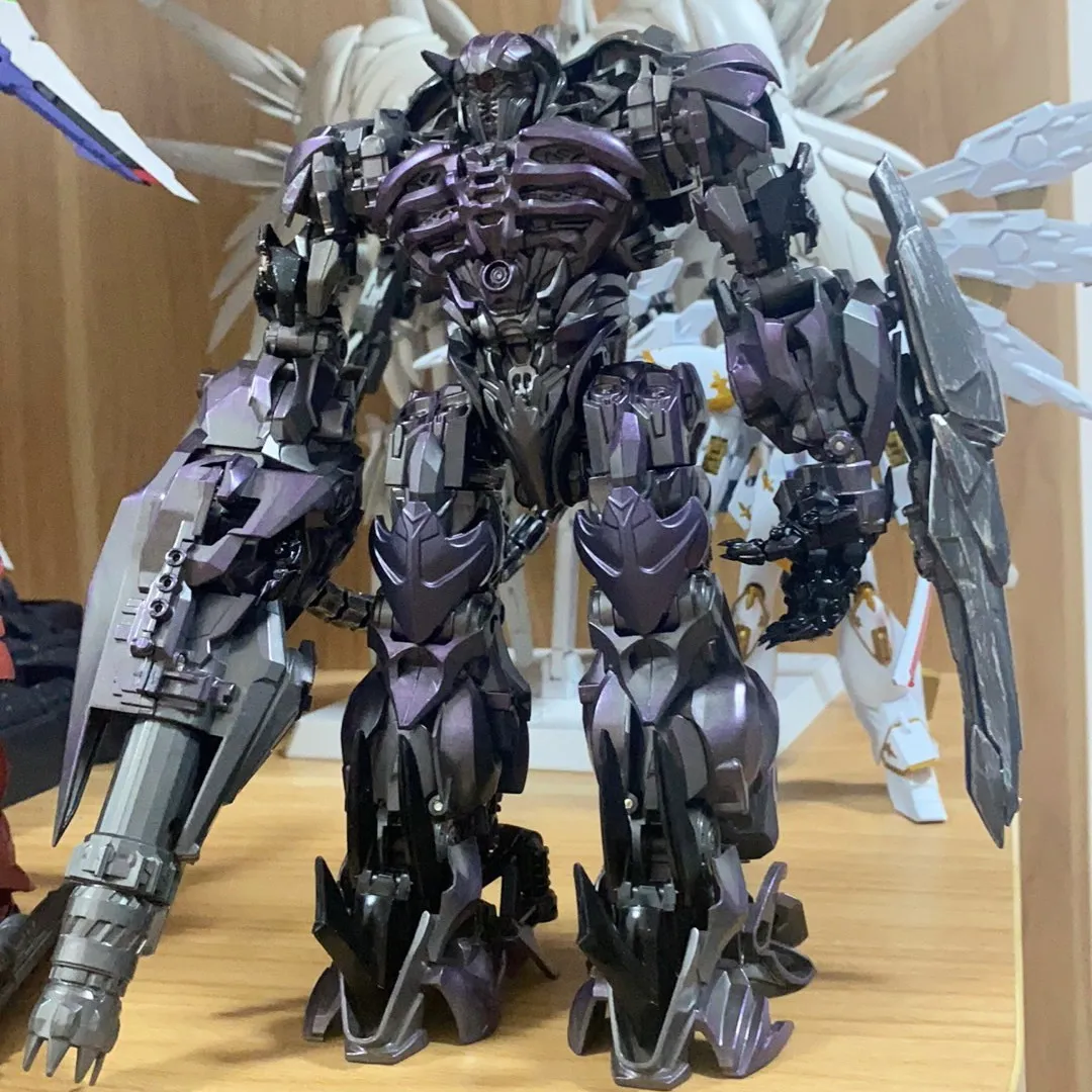BAIWEI Shockwave Transformation Robot Action Figure Anime Collectible Gift