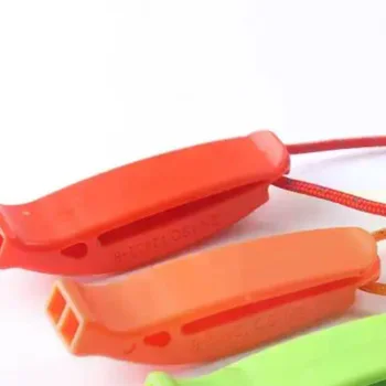 นกหวีดกู้ภัยกลางแจ้ง 1 ชิ้น สำหรับพายเรือคายัค ดำน้ำ กีฬาทางน้ำ กิจกรรมเอาชีวิตรอดกลางแจ้ง ตั้งแคมป์ พายเรือ ว่ายน้ำ 1