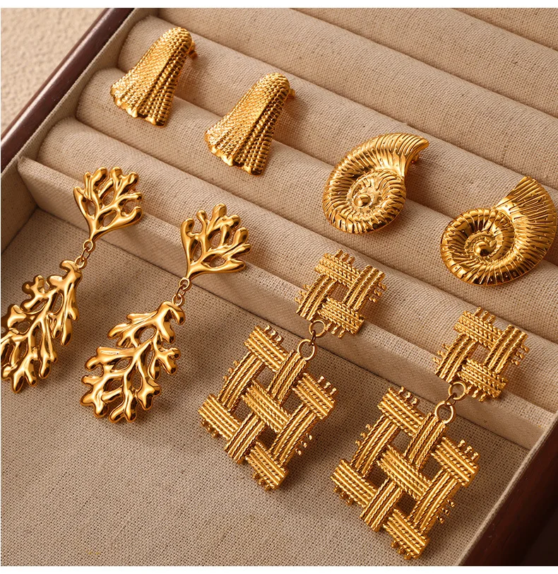 Neue Edelstahl-Ohrhänger für Damen, geometrische, vergoldete Ohrstecker, luxuriöser Schmuck für Mädchen – Detail 11