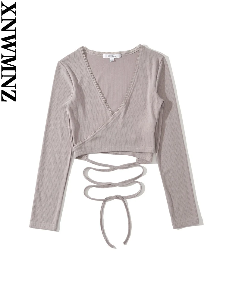 

XNWMNZ 2023 Women's Fashion Crop Strap Top Woman High Street V-neck Long Sleeve Slim Fit Female Chic Top