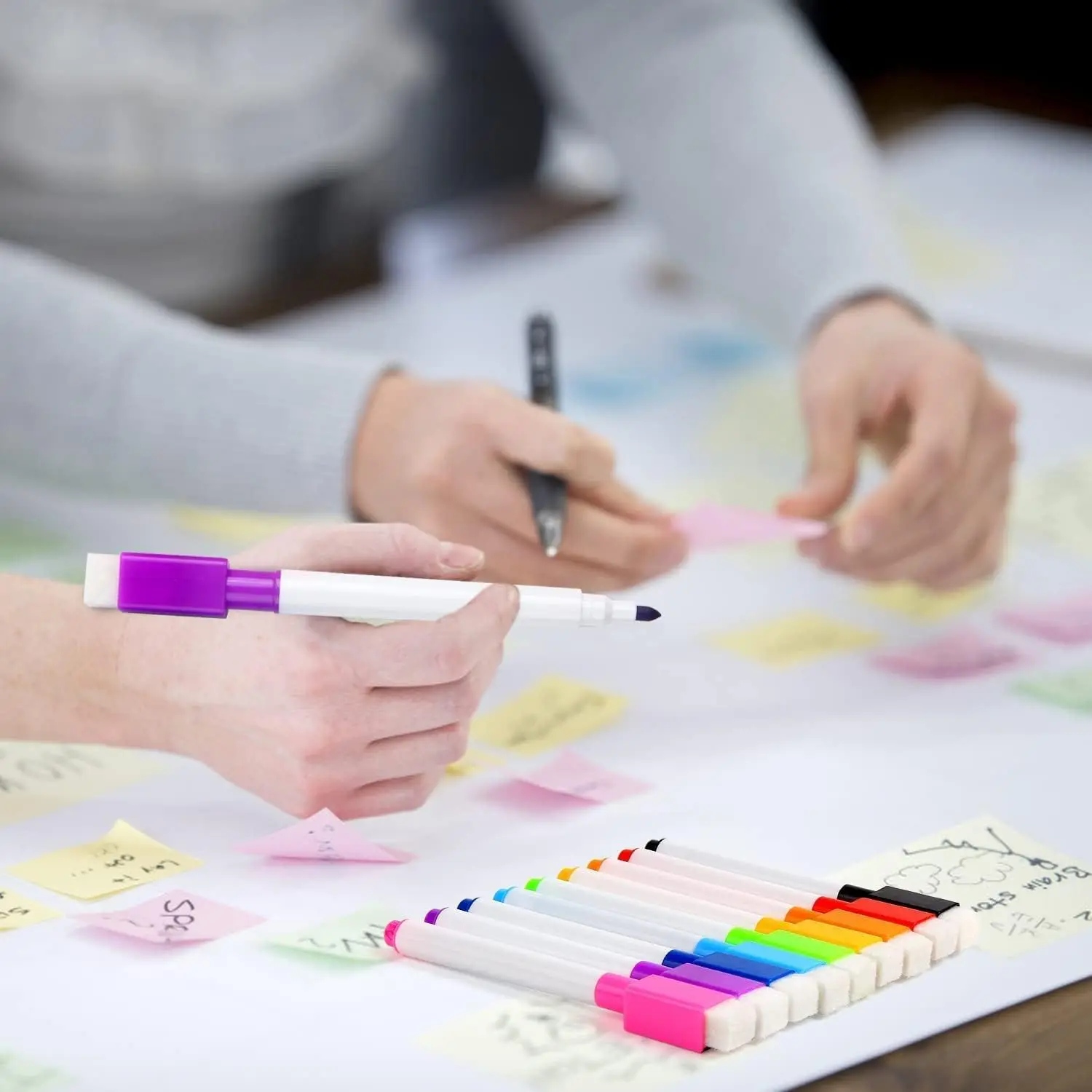 자석식 드라이 이레이즈 마커 18개 9가지 색상 가는 팁 드라이 이레이즈 펜 지우개 포함 화이트보드 마커 어린이 교사용