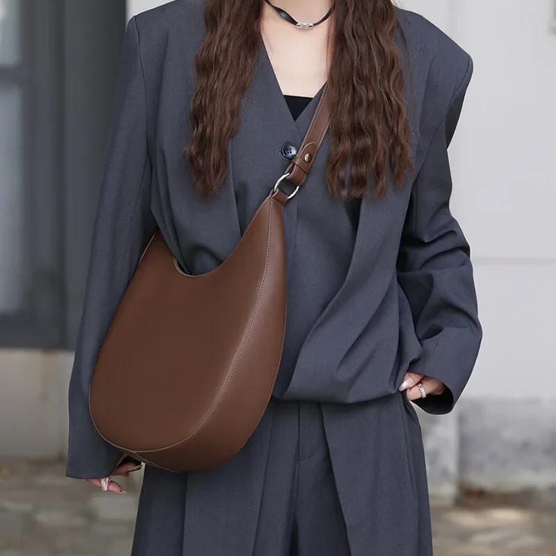 HOT2024 Shaped Crescent Bag Semi-circle Shoulder Armpit Women's Bag Leather Crossbody Tote Bag