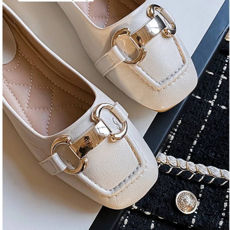 Big Size 35-43 Women Low Heel Shoes Metal Buckle Decoration Flats Office Lady Slip on Leaher Loafers Spring Fashion Pumps Shoes