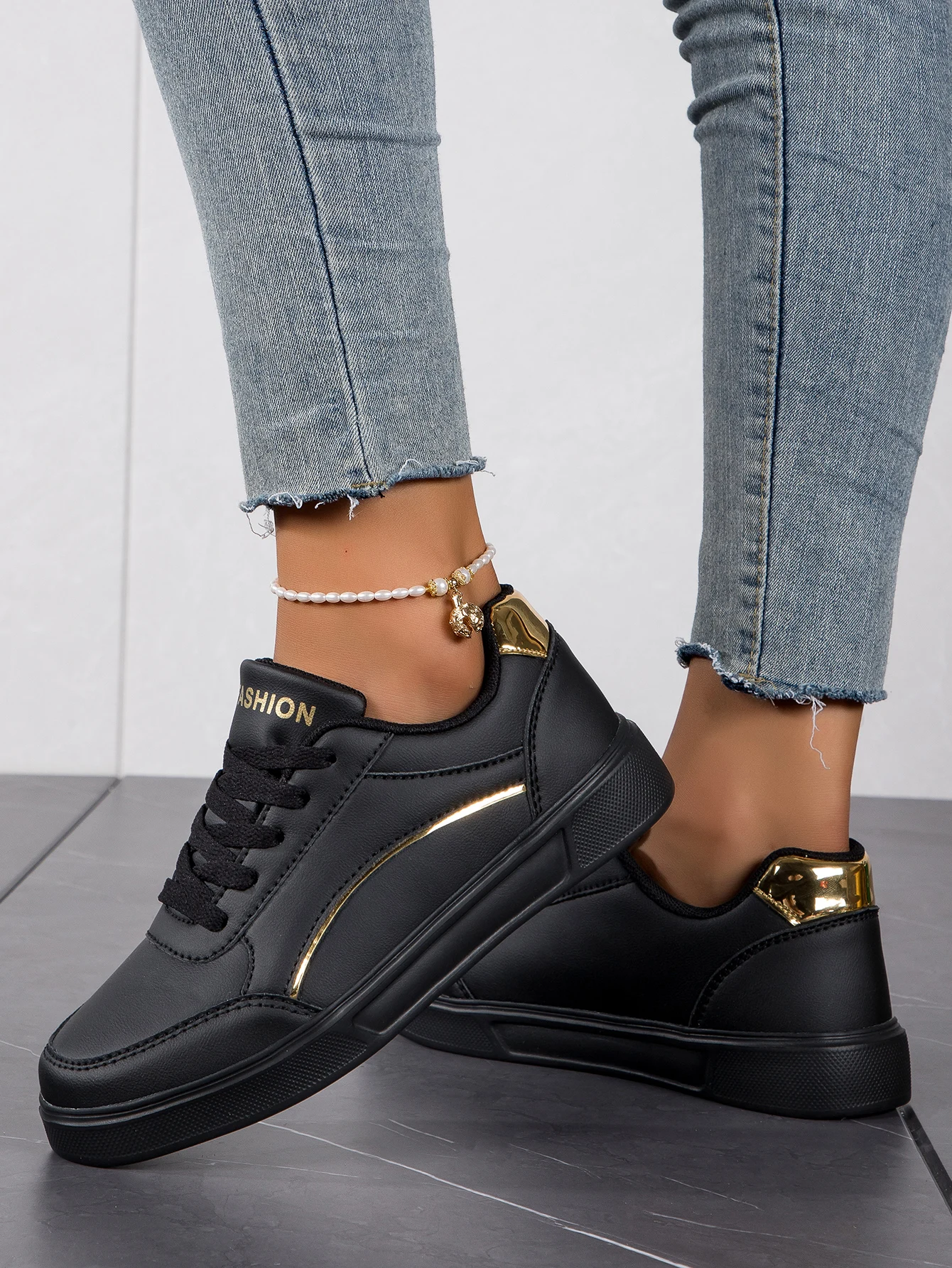 K812-black