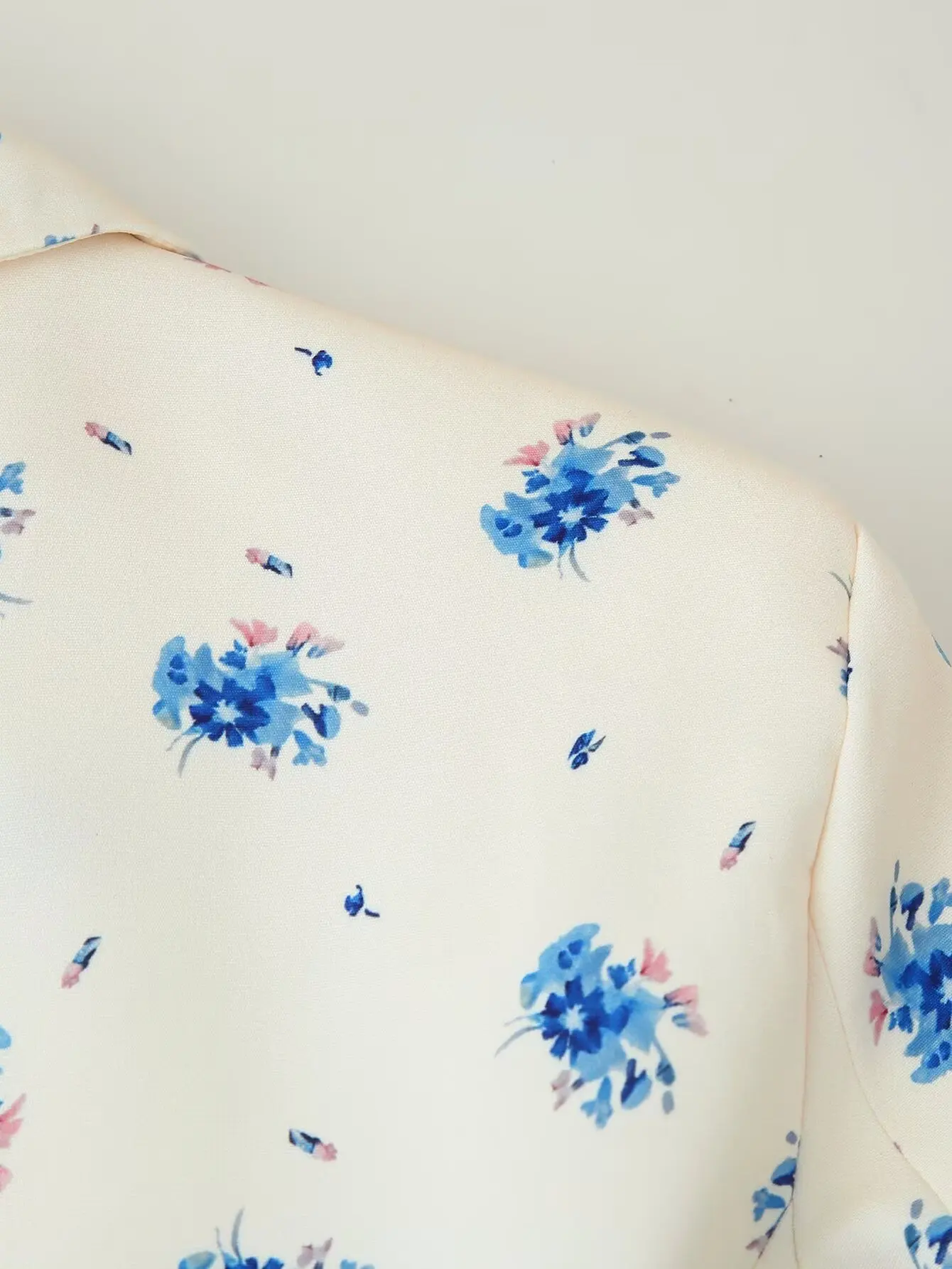 2025 Spring Autumn Lacing Up Bow Sashes Beige Floral Print Blazer Boyfriend Vintage Women Front Pockets Loose Suit Fashion Coat