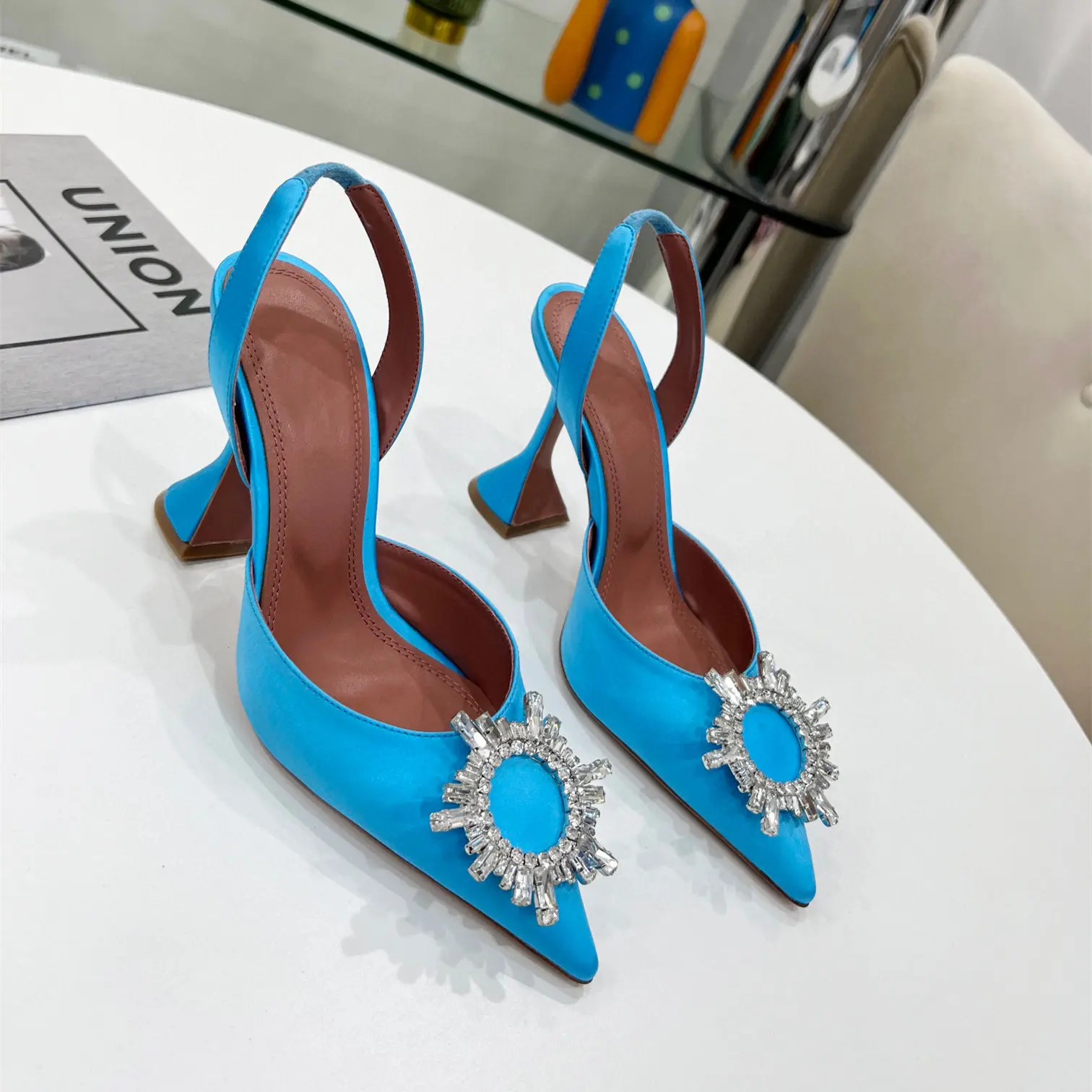 

Casual Designer 2023 Women Shoes Fucsia Satin Crystal Genuine Leather Pointy Toe High Heels Sandals Sandalias Zapatos Mujer