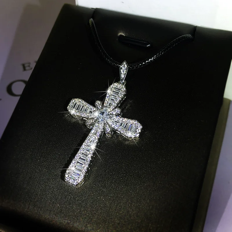 Necklace Women's Platinum Claw Set Crystal Zircon Cross Pendant Hip Hop Rock Fashion Jewelry Couple Gift
