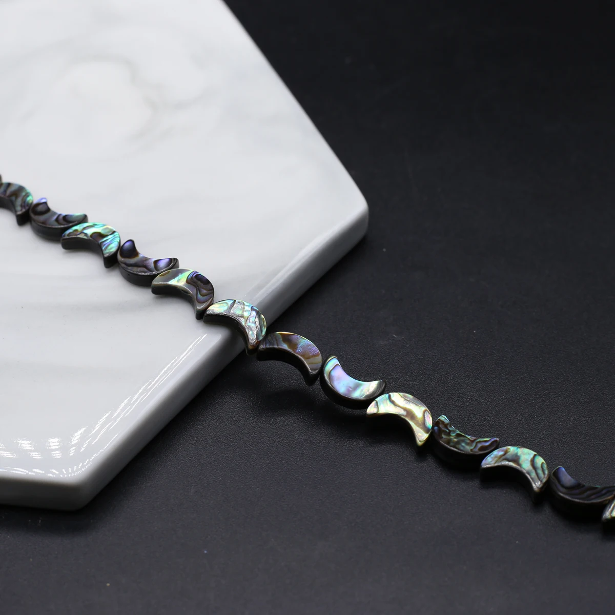 Natural Freshwater Black Shell Beads Moon Shape Loose Spacing Beaded Jewelry Making Necklace Earrings Bracelet Accessories Gift