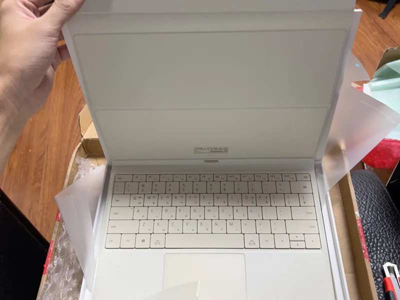MateBook M3 hz-w09 キーボード付き スマホのようなタブレット端末！ 高コスパの2in1「HUAWEI