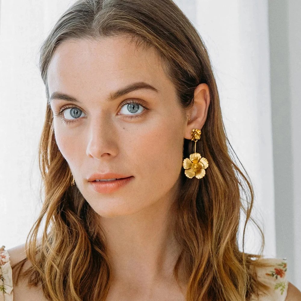 Elegant Big Flower Dangle Earrings 18K Gold Plated Long Hanging Cherry Blossoms Lightweight Studs Ball Party Jewelry Bijoux Aros