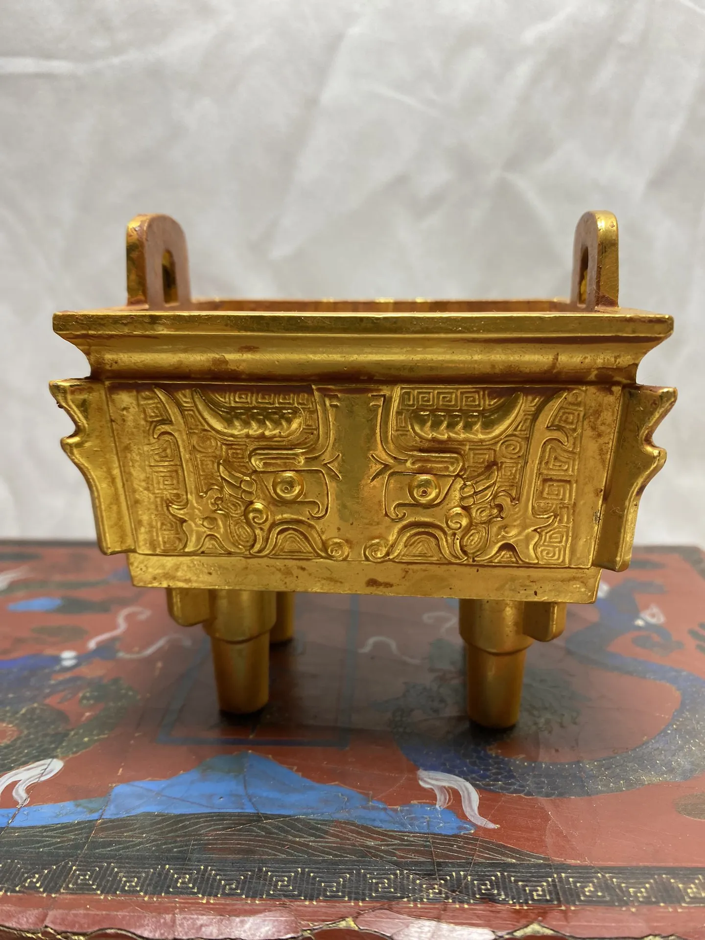 

Vintage Gilded Ghost Face Square Ding Home Decoration Ornament