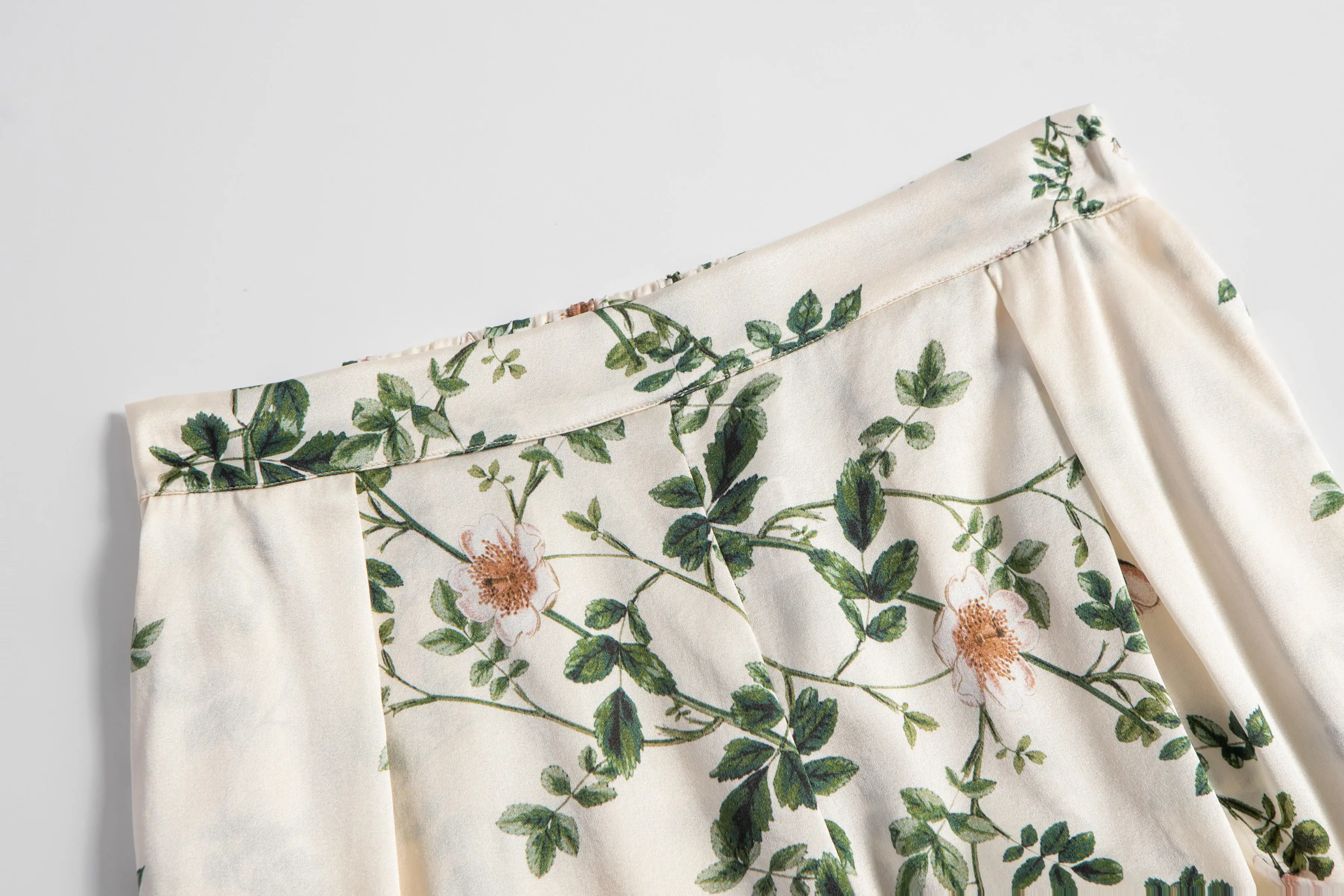 2024 Summer Cool Shorts 19MM 93%Natural Mulberry Silk Elastic Plain Satin Elastic Waist Pocket Design Casual Printing Pants