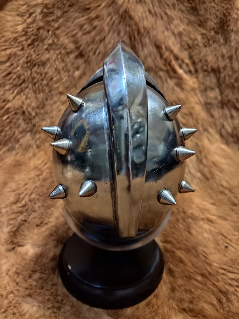 Mini ornaments miniature gladiator helmet Maximus helmet model European souvenir postage
