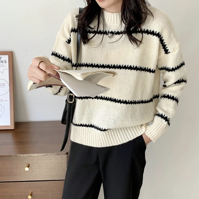 New Autumn and Winter Women's Crew Neck Long-sleeved Sweater Fashion Striped Casual Loose and Elegant Knitted Pullover Shirt