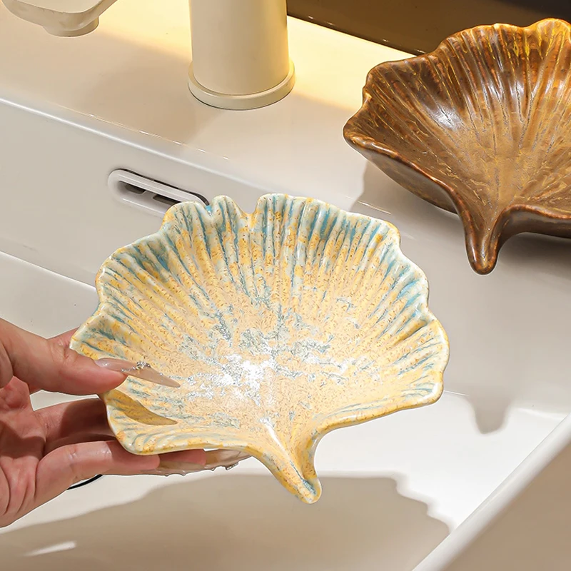 Creative Ceramic Draining Soap Box, Light luxury Leaf Shaped Soap Dishes, Home Hotel Bathroom Kitchen Supplies Storage Rack, 1Pc