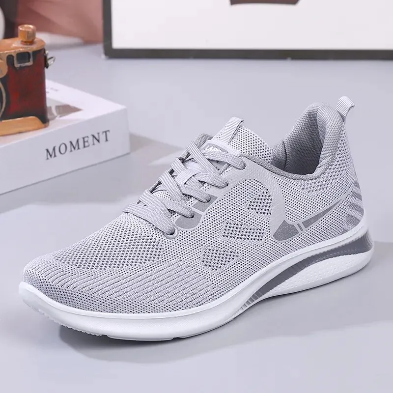 Spring and Summer Men's Breathable, Comfortable, Non Slip, Soft Sole, Lightweight, Casual Sports Mesh Shoes