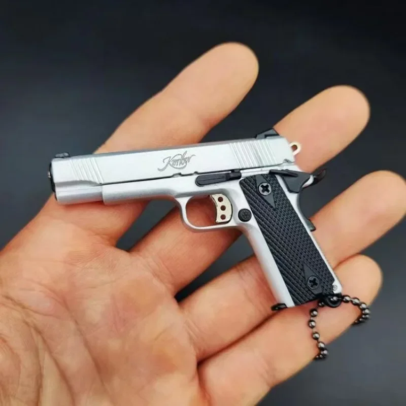 Toy Guns Mini Metal Gun model Scale 1:3 1911Model Mini Keychain Metal Model Toy Gun Game Toy Children's Simulation Pistol Gift