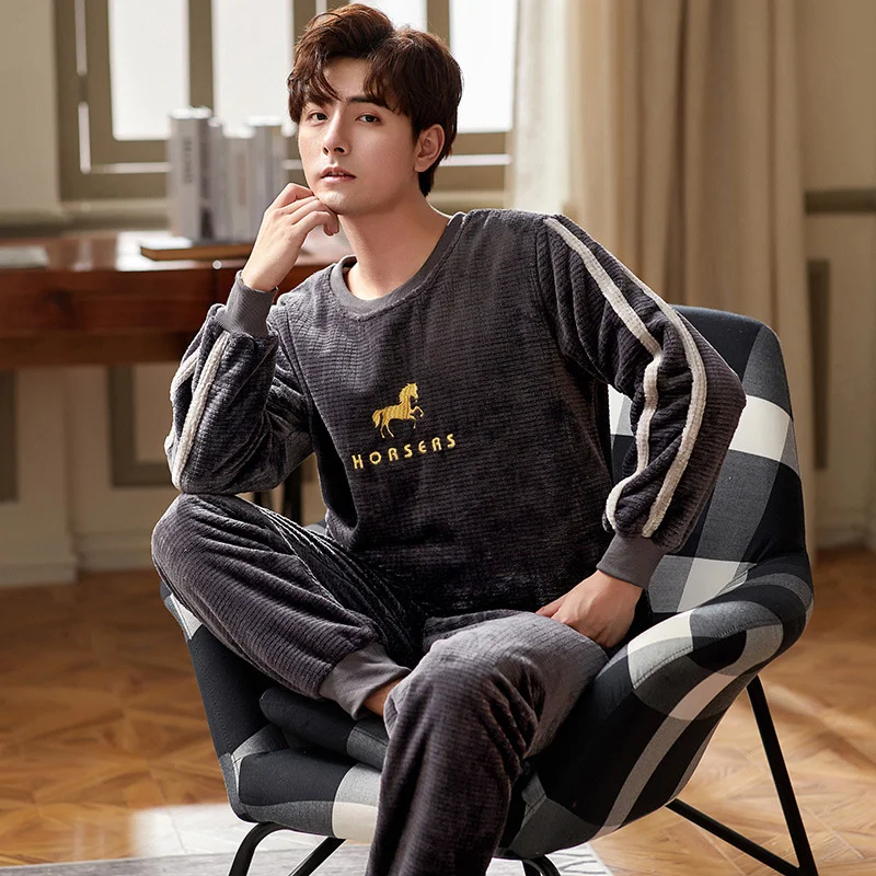 2020 New Coral Velvet Pajamas Men's Autumn Winter Long Sleeve  Flannel Thickened Simple Large Size Warm Home Clothes