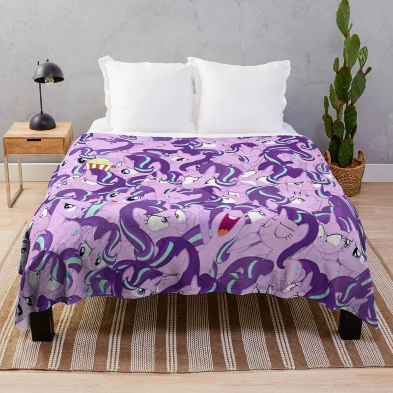 

S-tarlight G-limmer Mess Throw Blanket