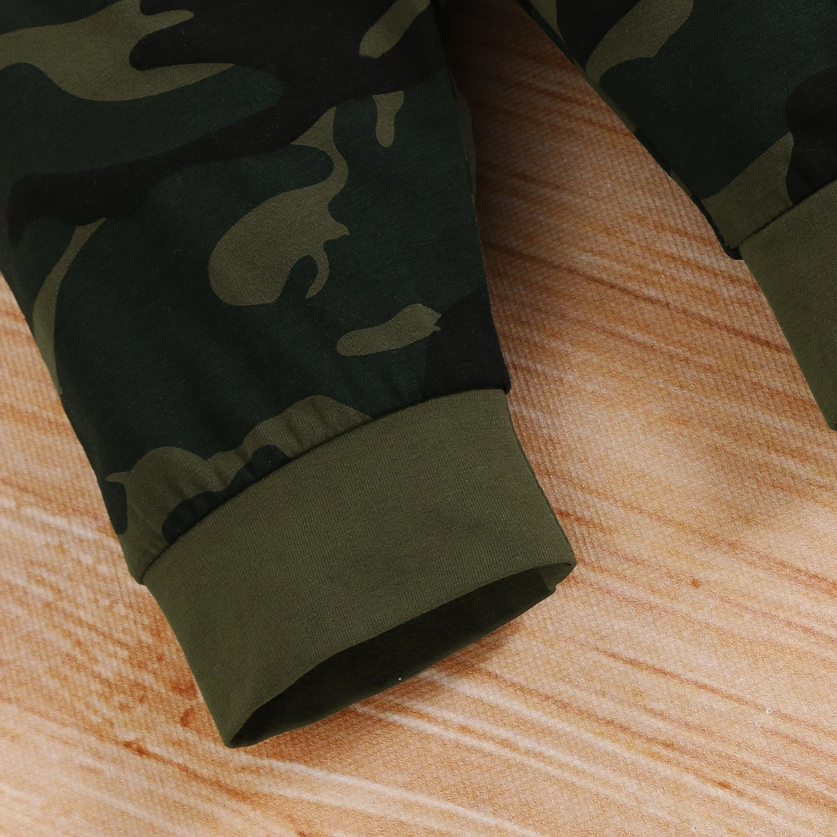 Sommerkleidungsset für Neugeborene, Buchstaben, kurzärmeliger Strampler + Tarnhose + Hut, 3-teiliges Outfit für Kleinkinder, Jungen von 0–18 Monaten – Detail 8