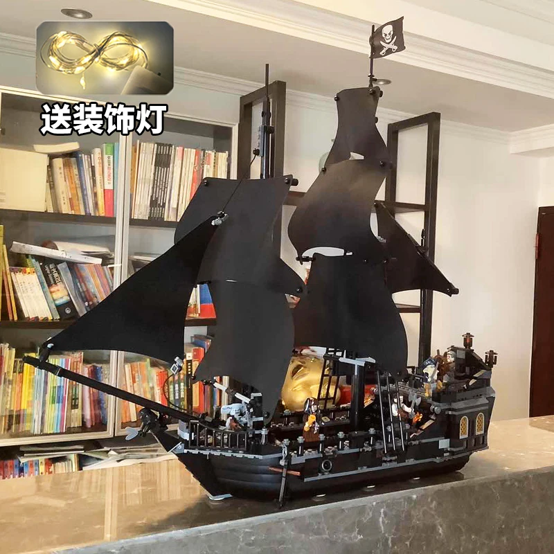 MOC 4195 Pirates The Black Pearl And Queen Anne's Revenge Ship