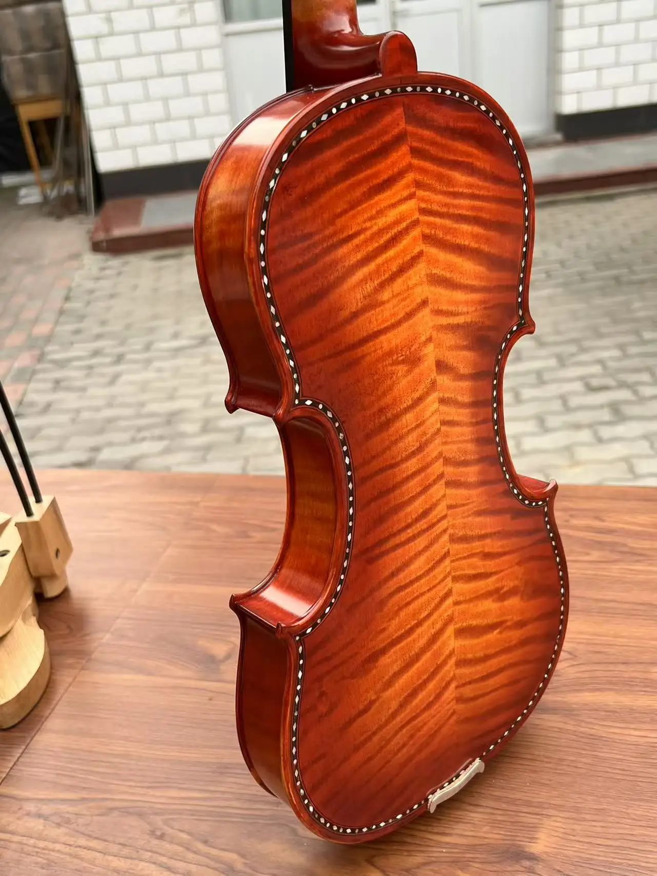 SONG 5 String Mastr Viola 15".Spurce top,Flamed Maple Back, inlay shell